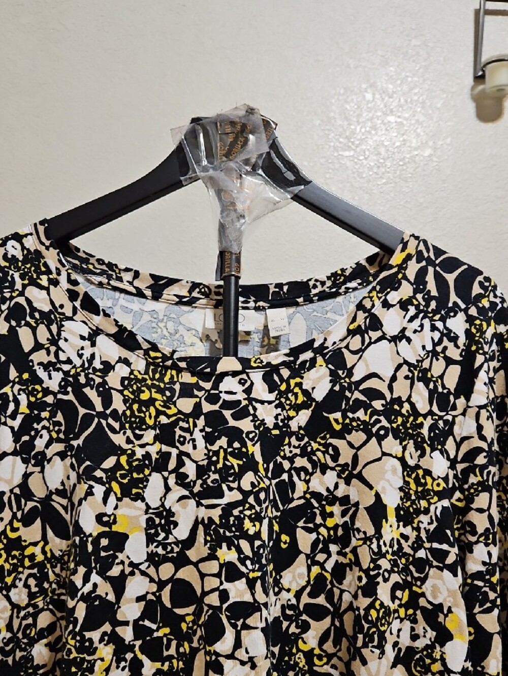 LOGO by Lori Goldstein Black, Cream & Yellow Floral-Print Tunic W/ Pockets - Picture 2 of 7